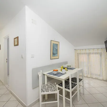 Apartment Schoene 6